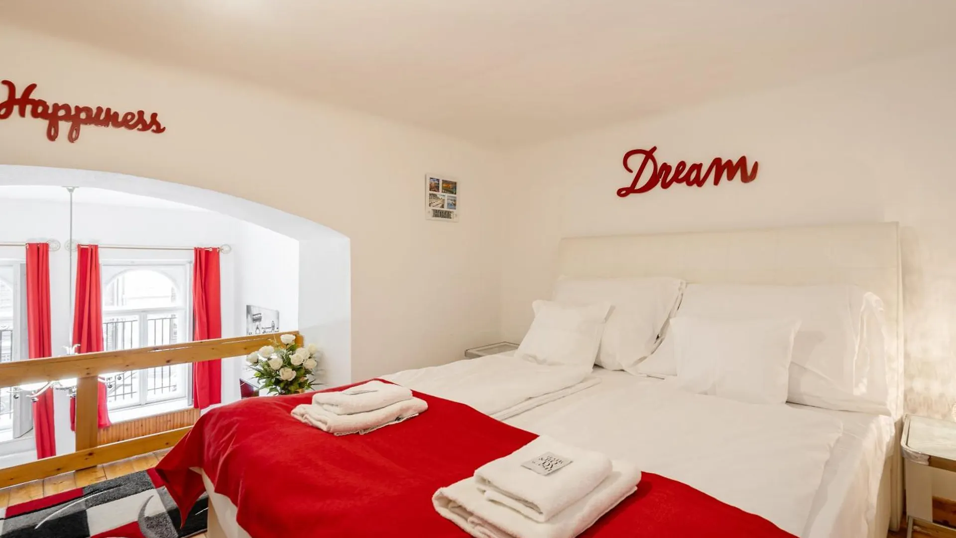 Red Romance Apartment Budapest