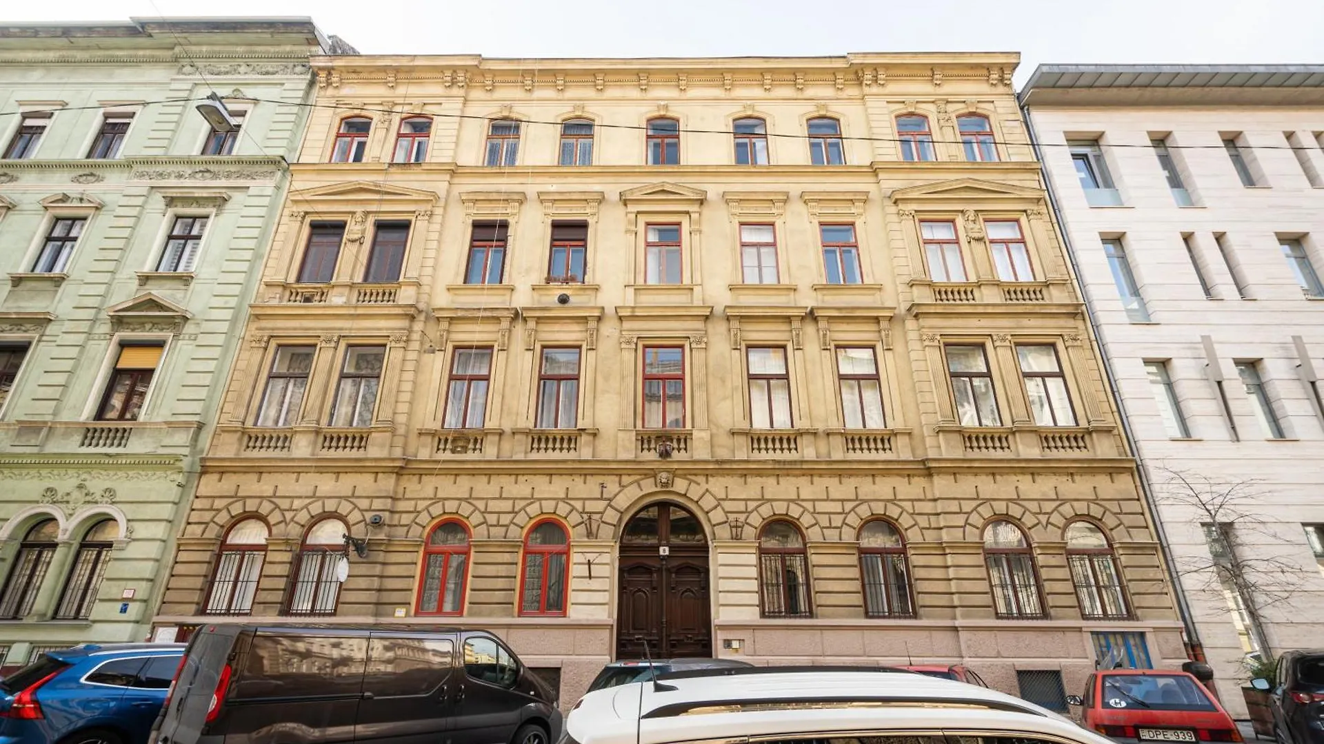 Red Romance Apartment Budapest